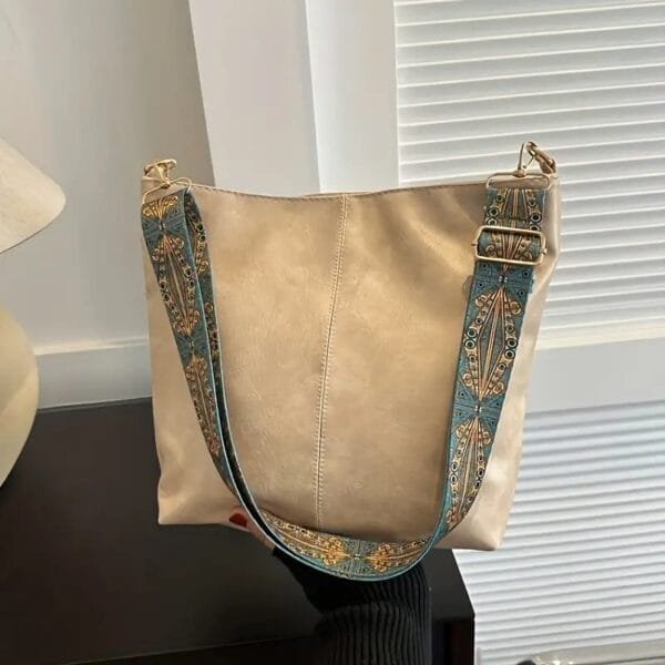 ⁦حقيبة كروس كبيرة الحجم للفتيات المراهقات، حقيبة متعددة الوظائف للتنقل مع حزام قابل للتعديل، حقيبة كتف كاجوالة للمدرسة والسفر، حقيبة تسوق⁩ - الصورة ⁦3⁩